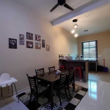 D'Q Putra Homestay Melaka Exterior photo